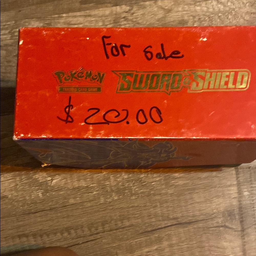 Red Pokémon Sword & Shield Box - Picture 2 of 4